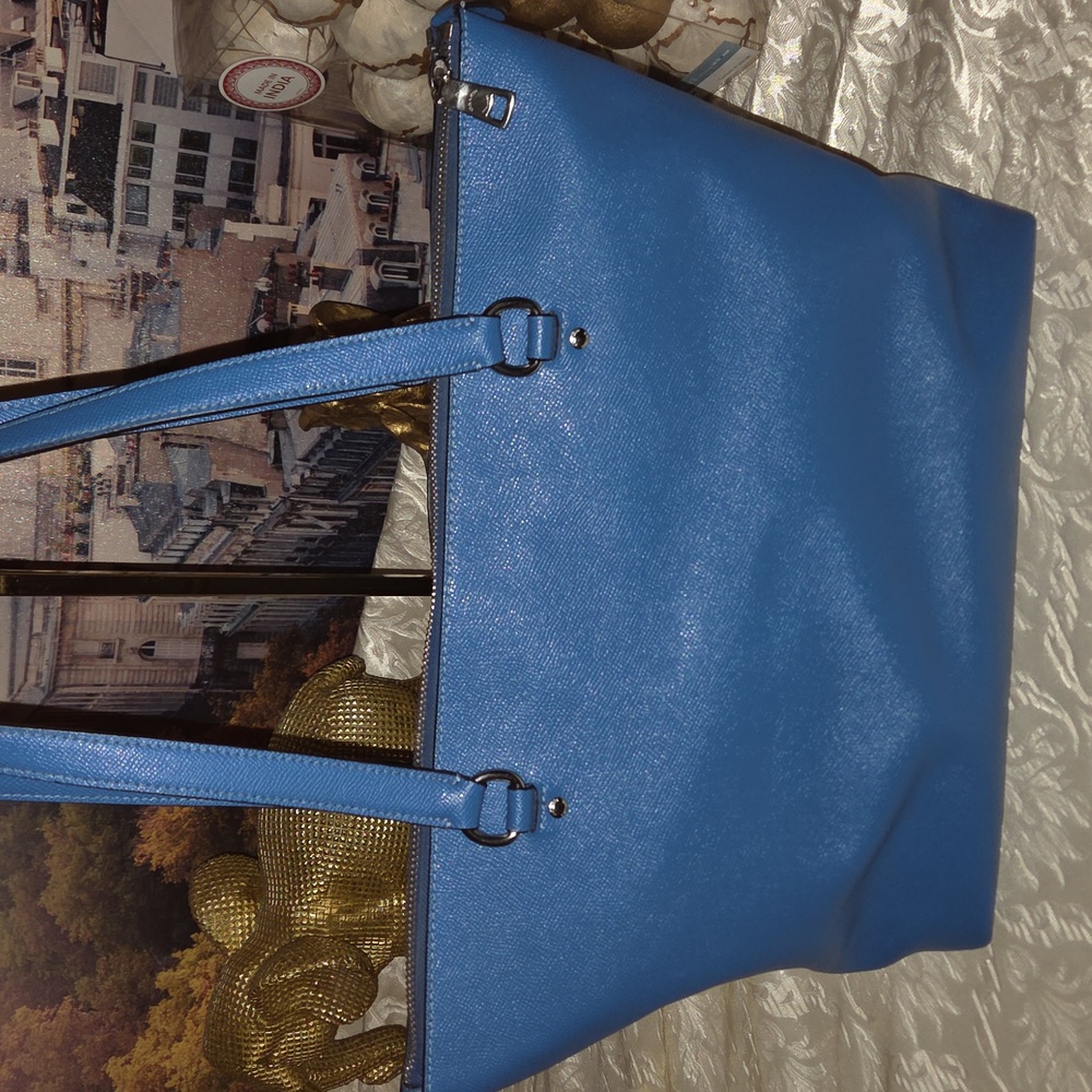 Coach Gallery Tote - Picture 5 of 9
